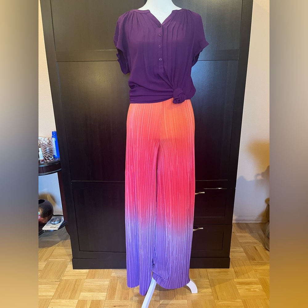 Ombré pleated wide leg pants. Smocked stretchy waist. Purple pink orange. M. NWT - Picture 5 of 7